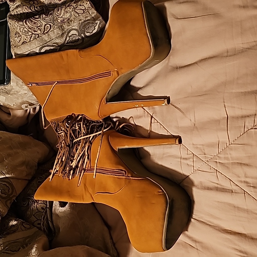 Boots - Picture 2 of 2